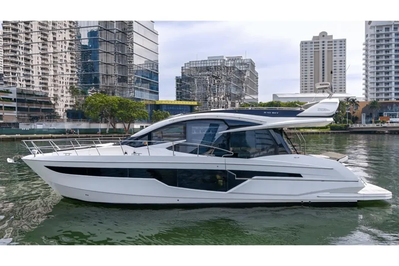 Slide: The Image of Galeon 510 Sky 2020 - 6