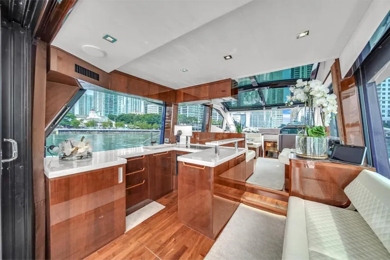 Slide: The Image of Galeon 510 Sky 2020 - 71