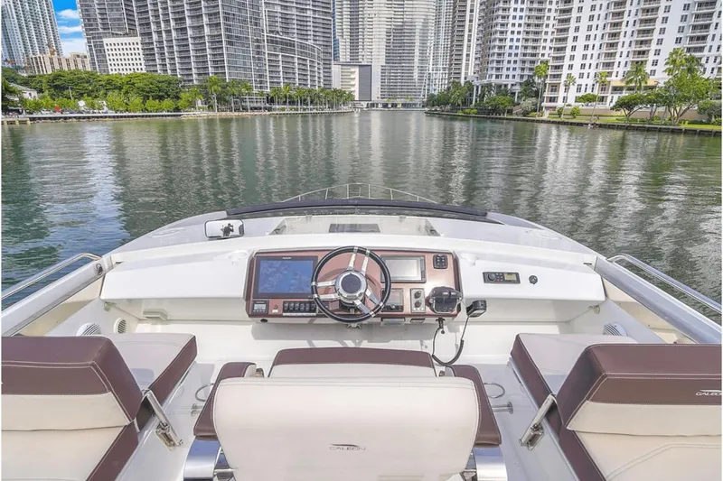 Slide: The Image of Galeon 510 Sky 2020 - 98