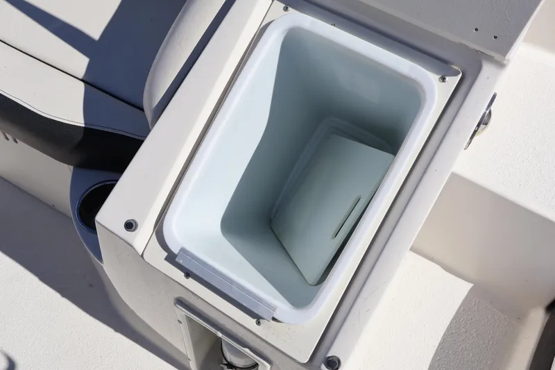 Slide: The Image of Stingray 192SC 2020 - 11