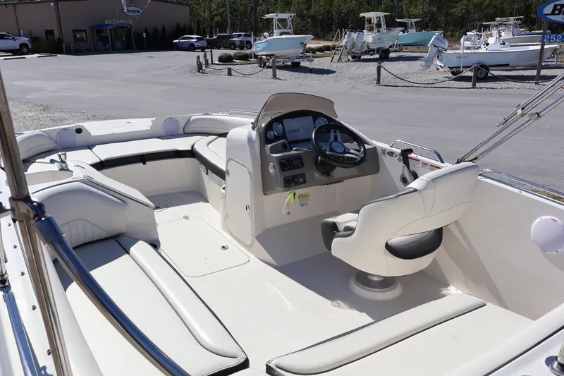 Slide: The Image of Stingray 192SC 2020 - 6