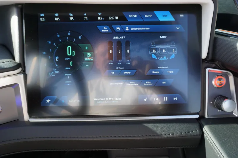 Slide: The Image of MasterCraft XT23 - 6K Rebate Eligible 2025 - 17