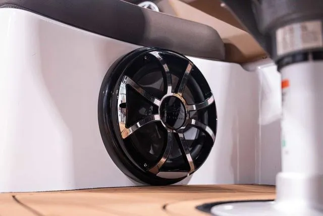 Slide: The Image of Yamaha 252SE 2025 - 16