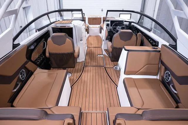 Slide: The Image of Yamaha 252SE 2025 - 6