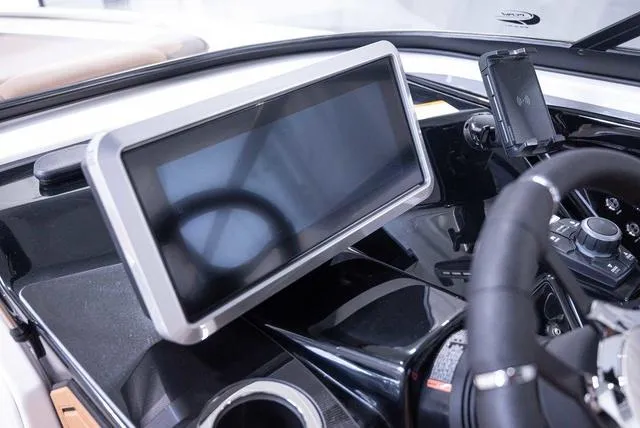 Slide: The Image of Yamaha 252SE 2025 - 8