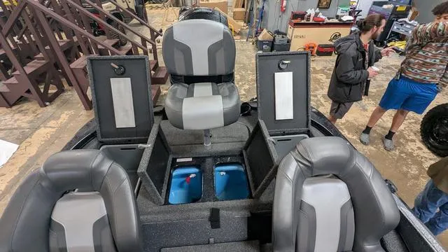 Slide: The Image of Nitro Z18 2025 - 14