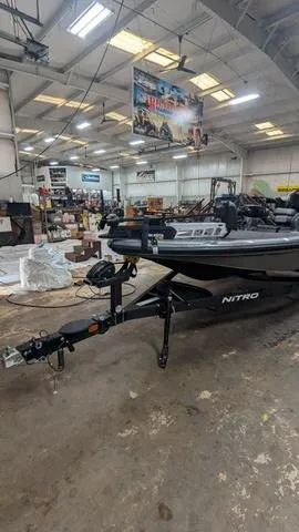 Slide: The Image of Nitro Z18 2025 - 18