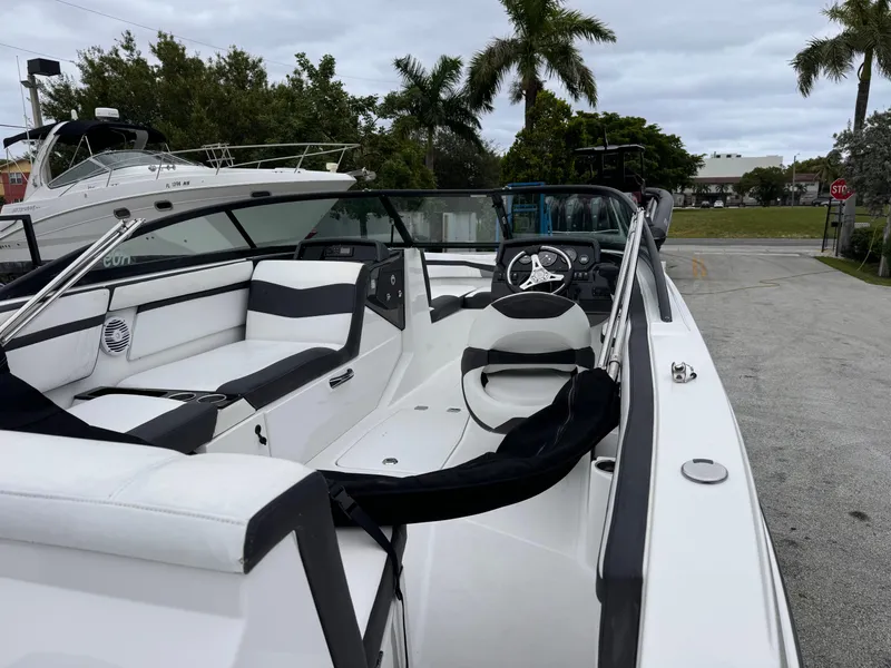 Slide: The Image of Monterey M-225 2020 - 13