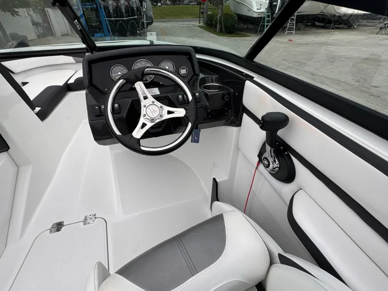 Slide: The Image of Monterey M-225 2020 - 20