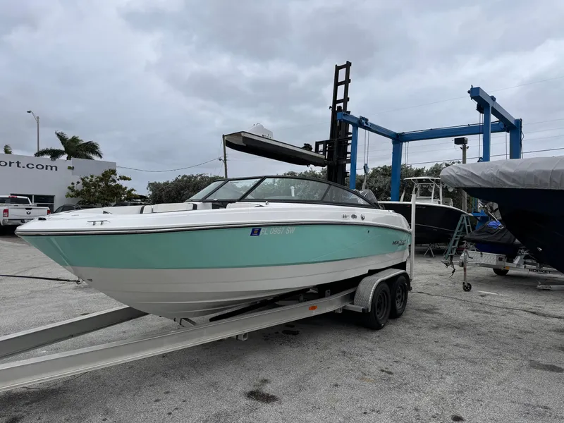 Slide: The Image of Monterey M-225 2020 - 5