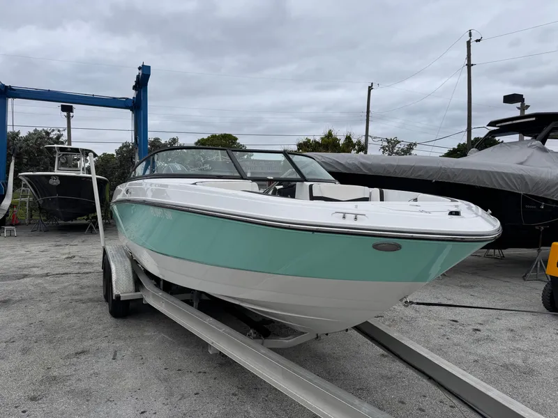 Slide: The Image of Monterey M-225 2020 - 6