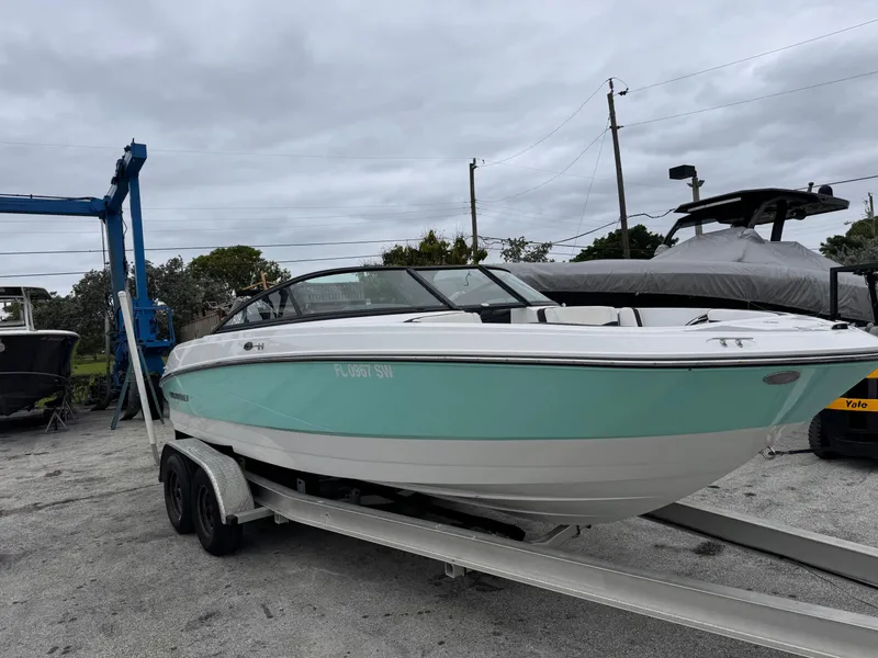 Slide: The Image of Monterey M-225 2020 - 7