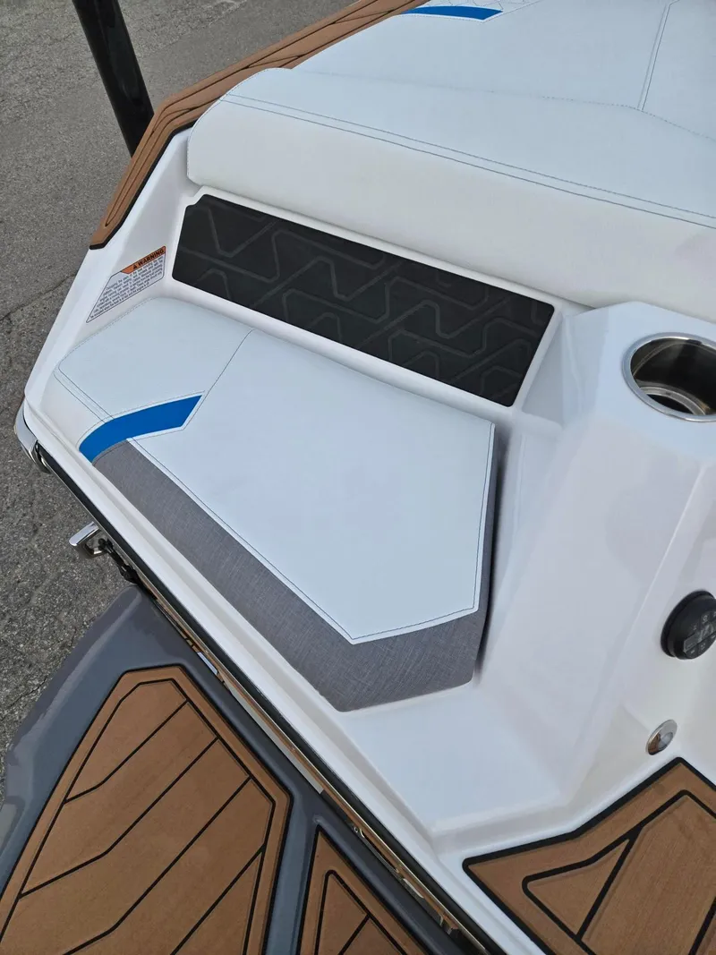 Slide: The Image of Nautique GS22 2025 - 11