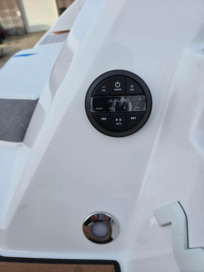 Slide: The Image of Nautique GS22 2025 - 12