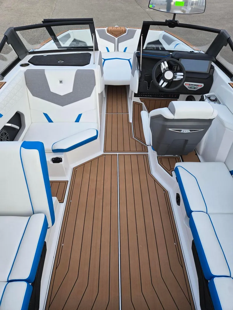Slide: The Image of Nautique GS22 2025 - 14