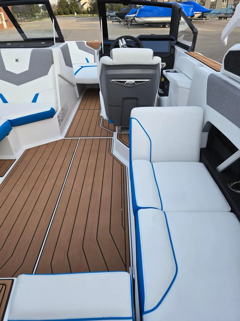 Slide: The Image of Nautique GS22 2025 - 18