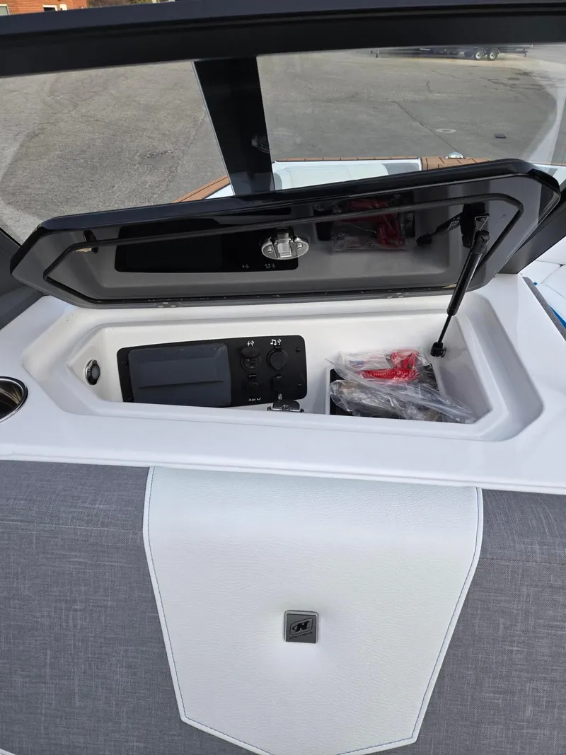 Slide: The Image of Nautique GS22 2025 - 23