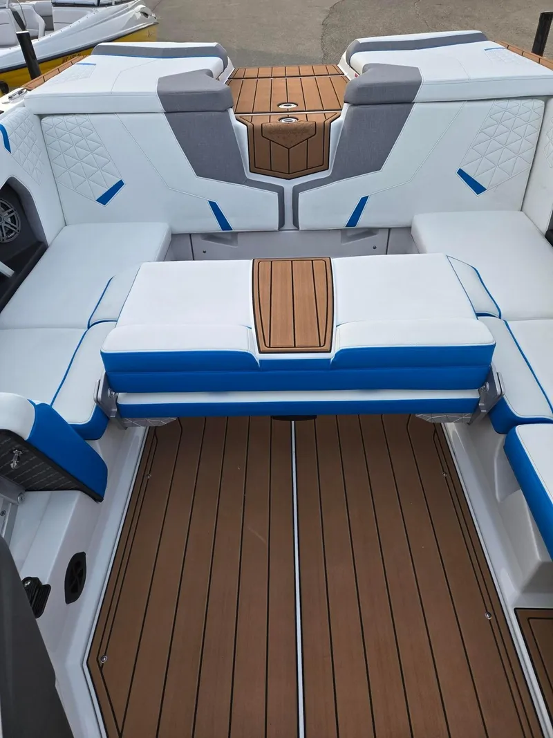 Slide: The Image of Nautique GS22 2025 - 34