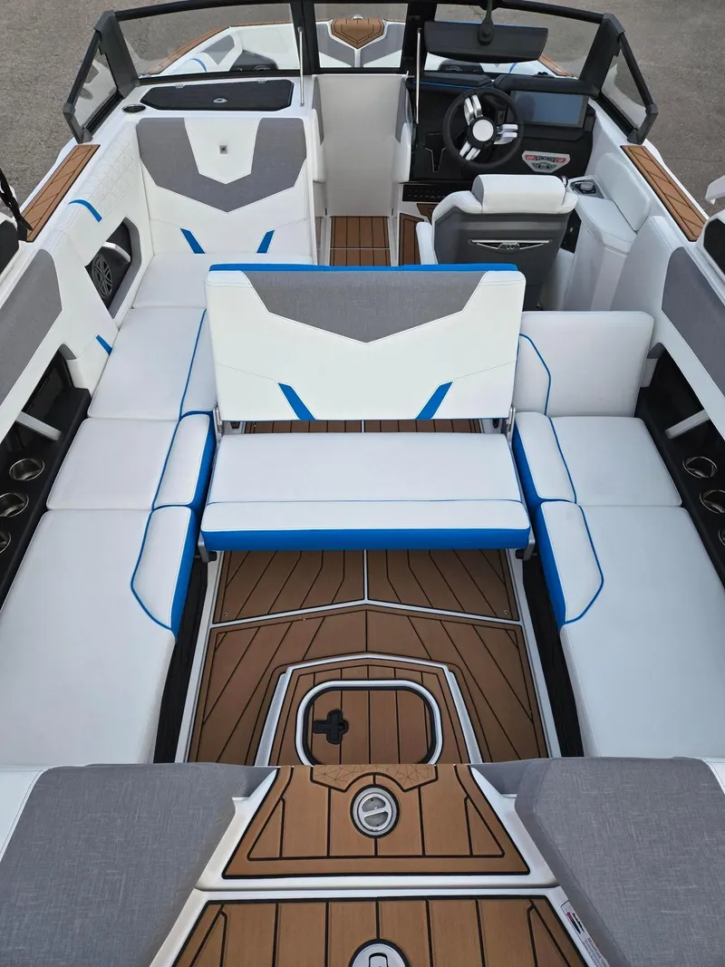 Slide: The Image of Nautique GS22 2025 - 36