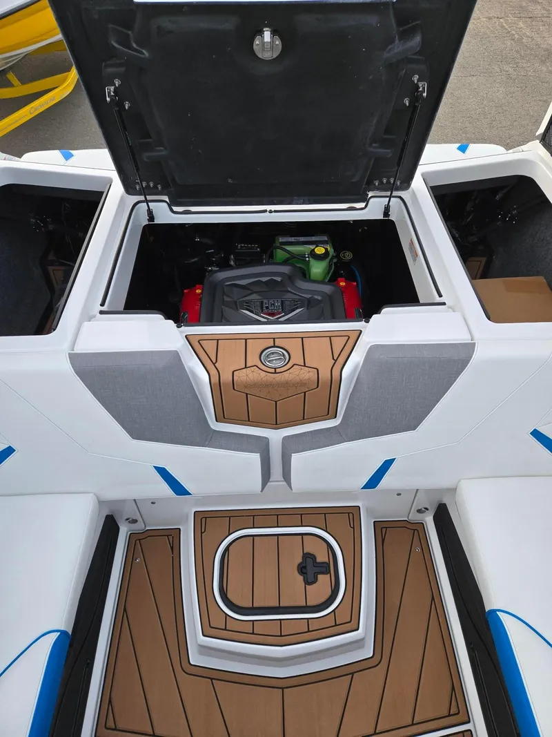 Slide: The Image of Nautique GS22 2025 - 37