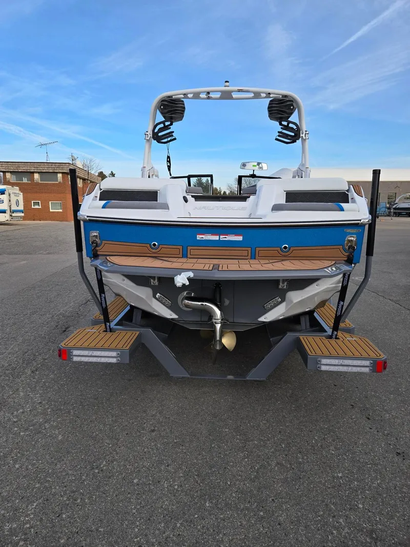 Slide: The Image of Nautique GS22 2025 - 8