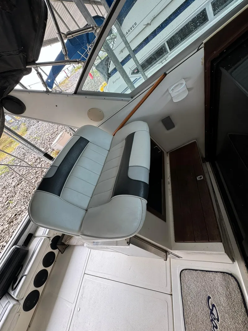 Slide: The Image of Sea Ray 39 1989 - 53