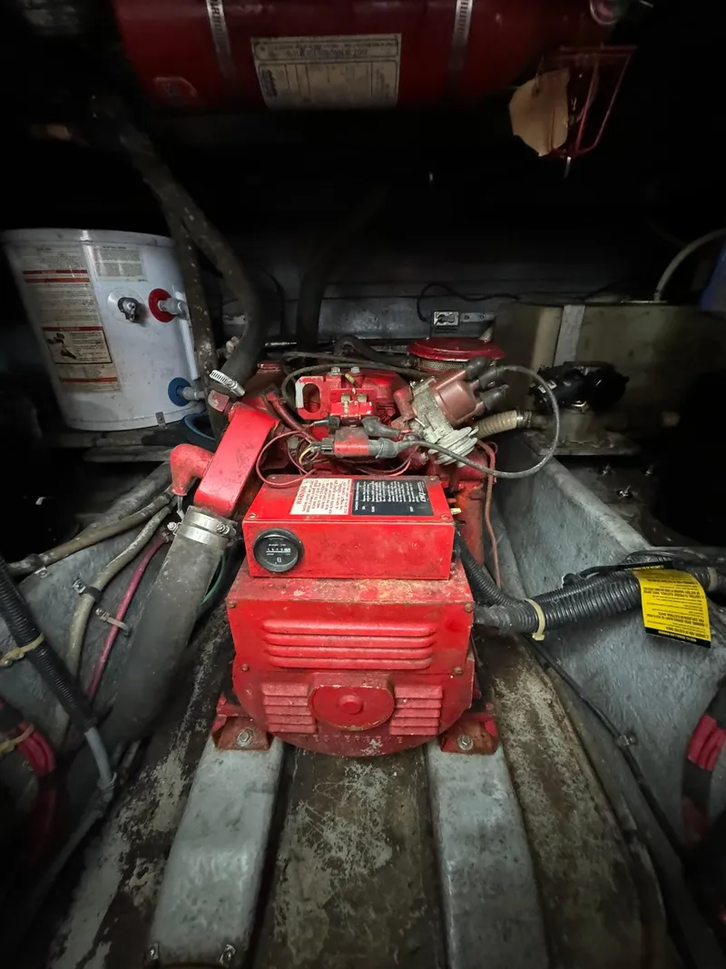 Slide: The Image of Sea Ray 39 1989 - 62