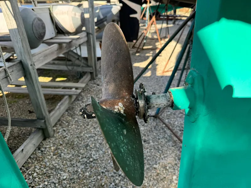Slide: The Image of Propeller of 1998 Island Packet 40 sailboat in dry dock. - 4