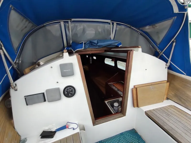 Slide: The Image of Cape Dory Cape 30 1972 - 30