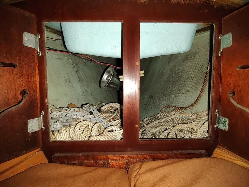 Slide: The Image of Cape Dory Cape 30 1972 - 60