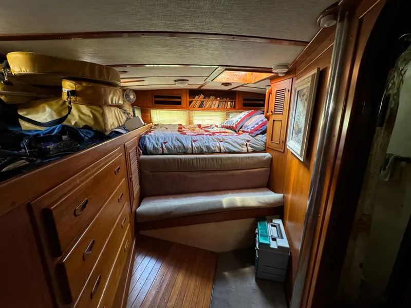 Slide: The Image of Transpacific Marine Ketch 1984 - 104