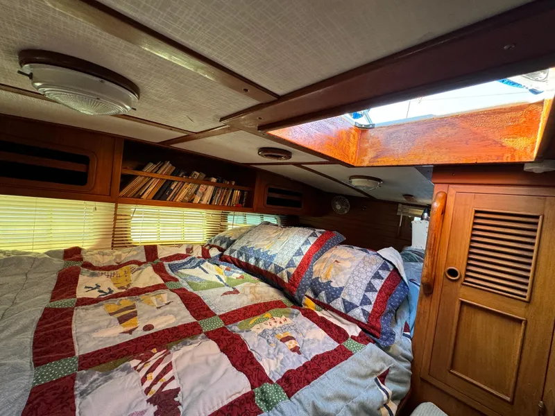 Slide: The Image of Transpacific Marine Ketch 1984 - 106