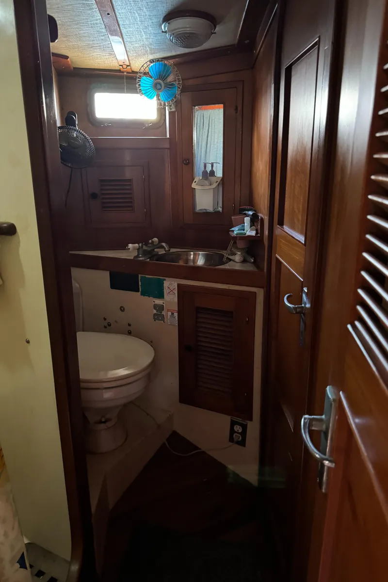 Slide: The Image of Transpacific Marine Ketch 1984 - 111