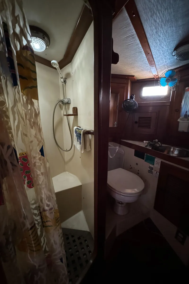 Slide: The Image of Transpacific Marine Ketch 1984 - 112