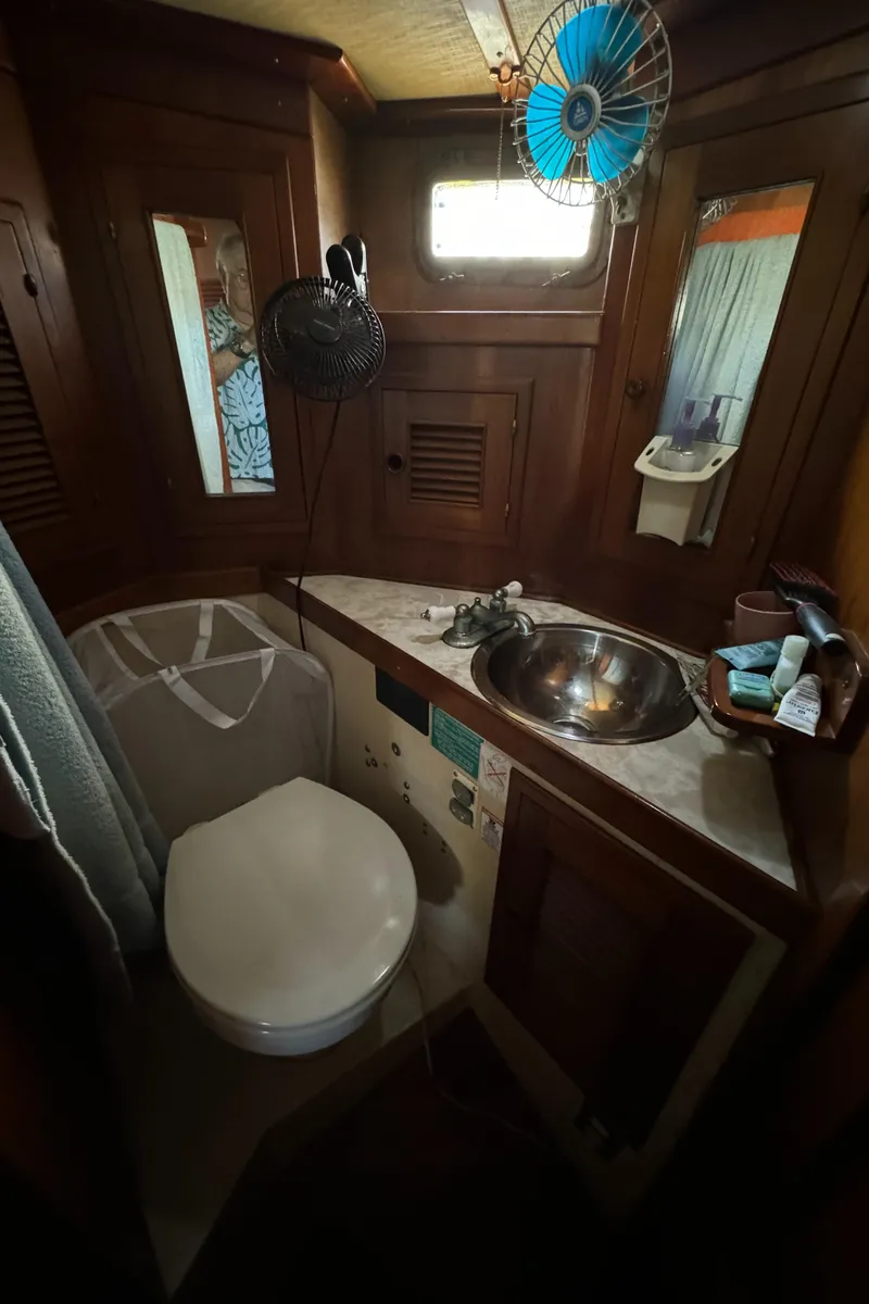 Slide: The Image of Transpacific Marine Ketch 1984 - 115