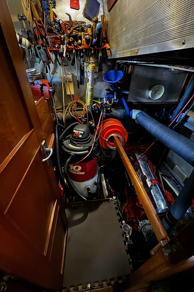 Slide: The Image of Transpacific Marine Ketch 1984 - 116