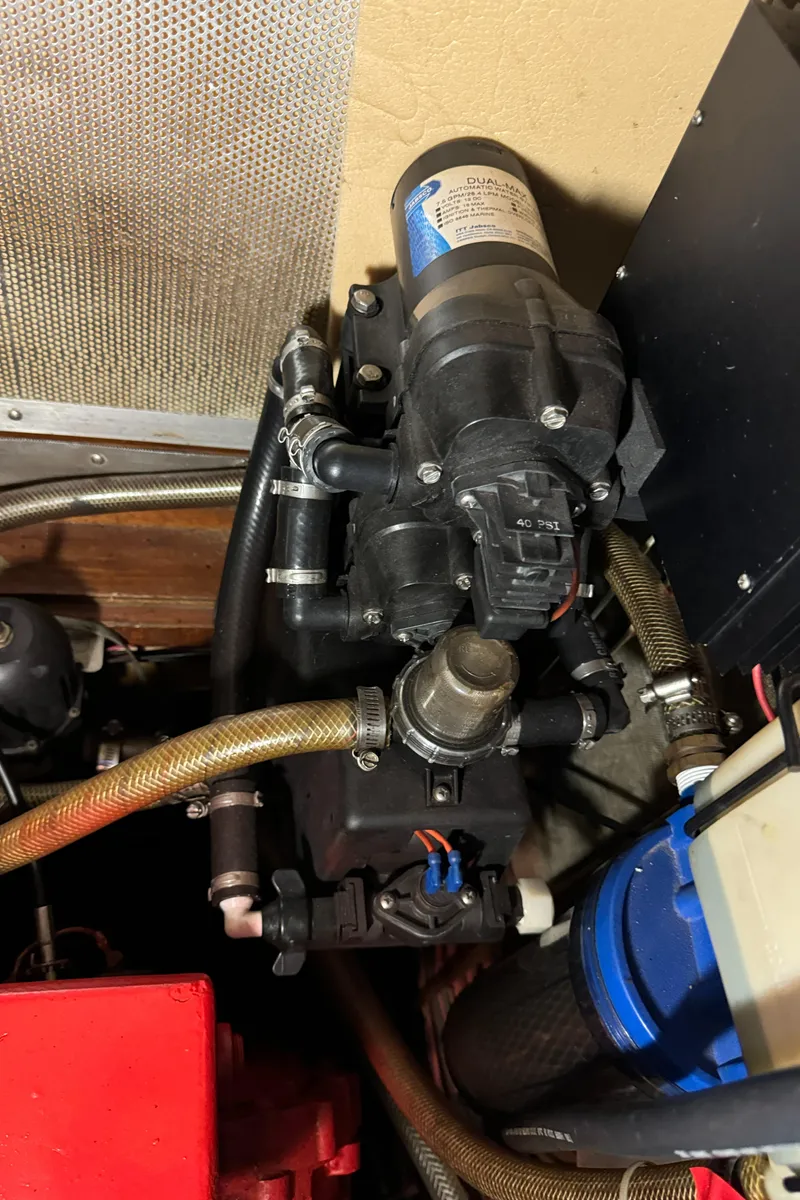 Slide: The Image of Transpacific Marine Ketch 1984 - 128