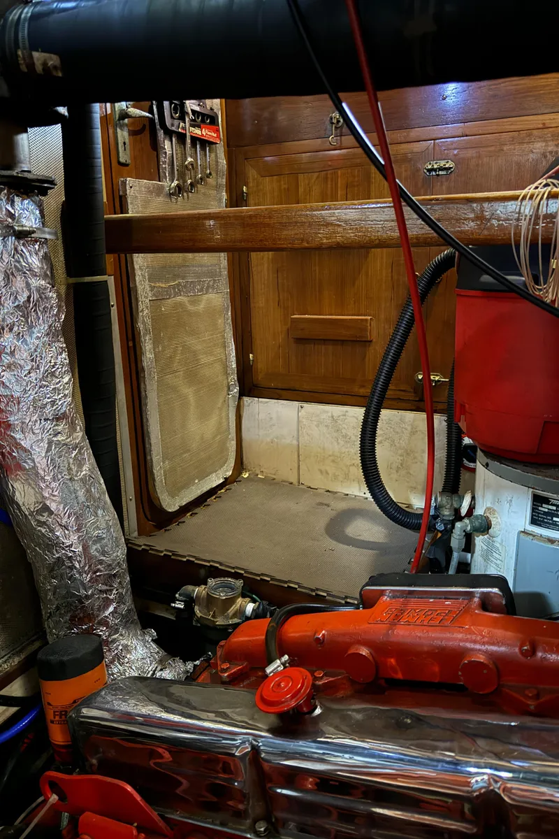 Slide: The Image of Transpacific Marine Ketch 1984 - 131