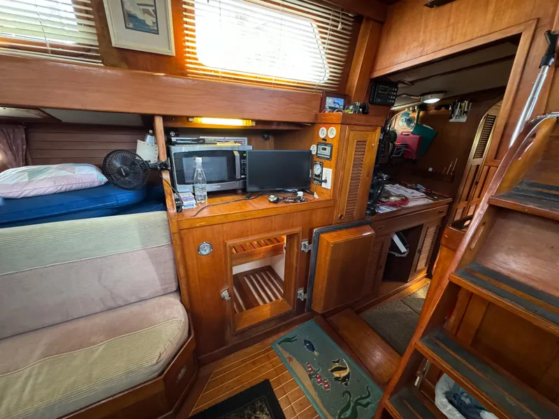 Slide: The Image of Transpacific Marine Ketch 1984 - 60