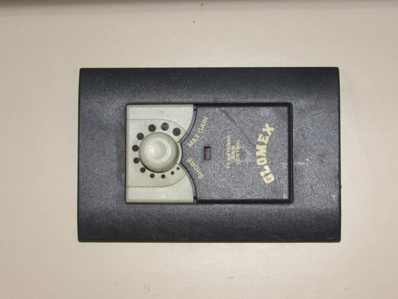 Slide: The Image of Cruisers 2870 Express 2003 - 43