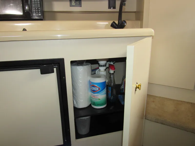 Slide: The Image of Cruisers 2870 Express 2003 - 47