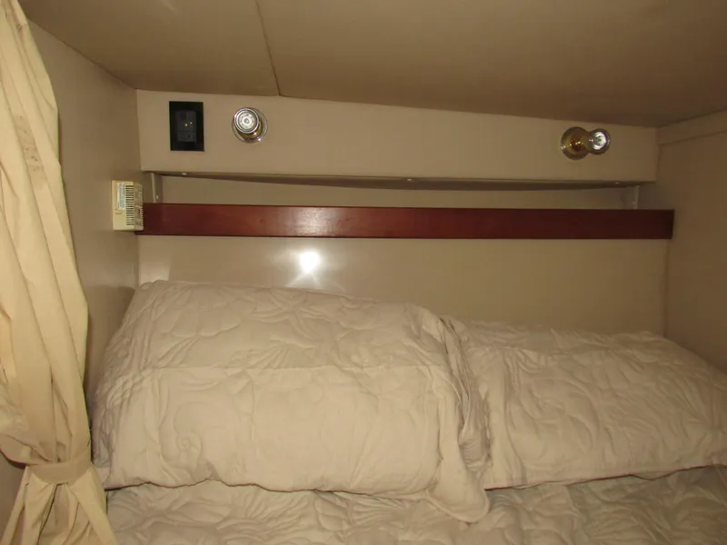 Slide: The Image of Cruisers 2870 Express 2003 - 55