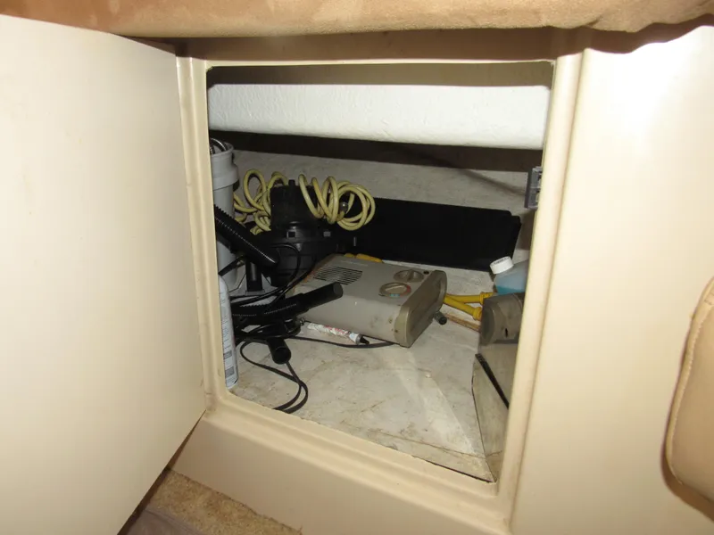 Slide: The Image of Cruisers 2870 Express 2003 - 66