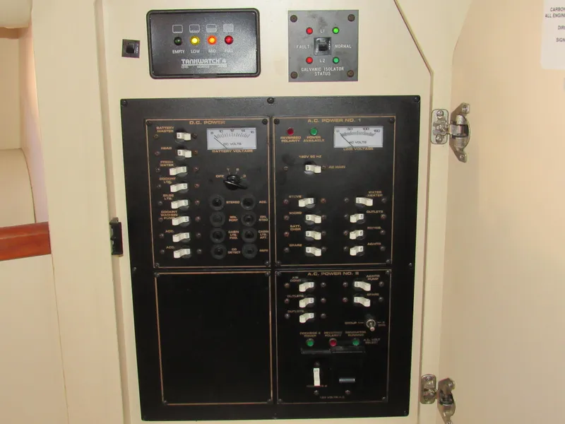 Slide: The Image of Cruisers 2870 Express 2003 - 72