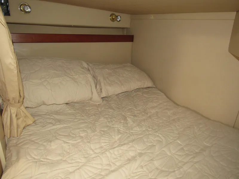 Slide: The Image of Cruisers Yachts 2870 Express 2003 - 56