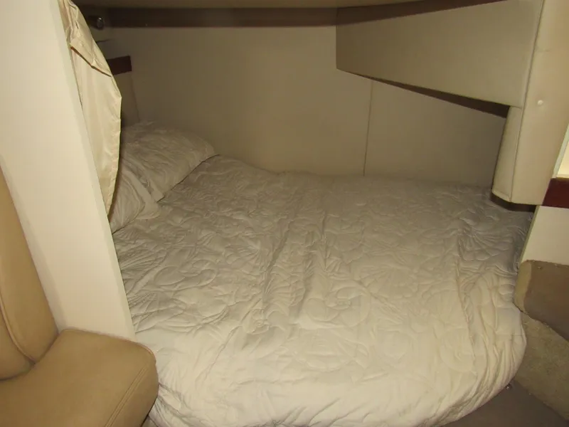 Slide: The Image of Cruisers Yachts 2870 Express 2003 - 57