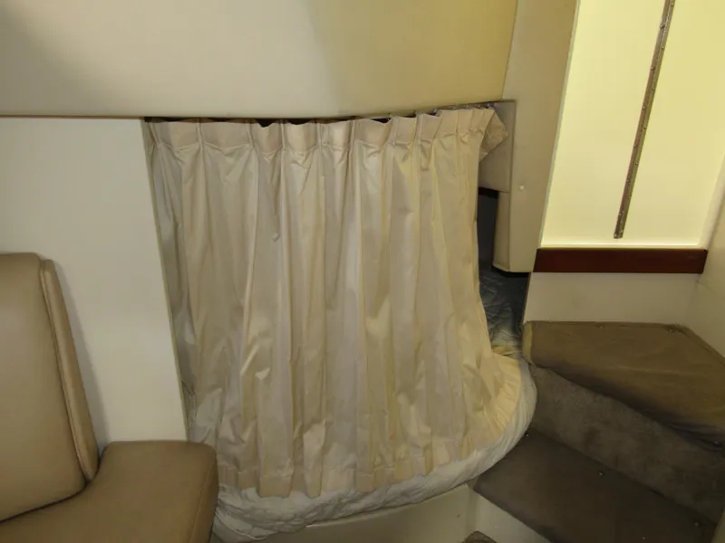 Slide: The Image of Cruisers Yachts 2870 Express 2003 - 58