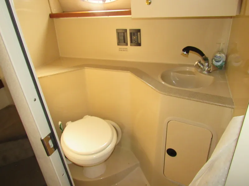 Slide: The Image of Cruisers Yachts 2870 Express 2003 - 59