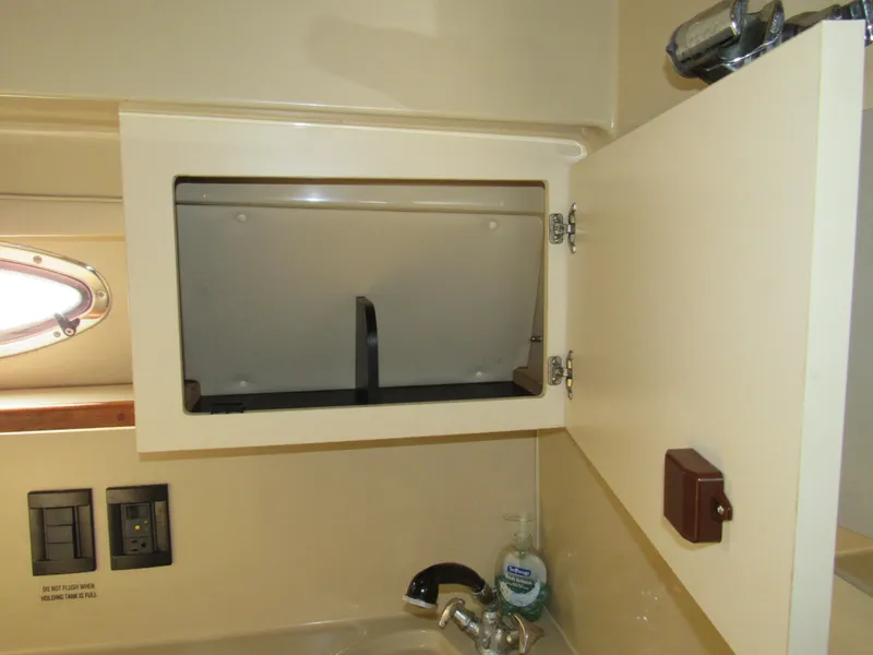 Slide: The Image of Cruisers Yachts 2870 Express 2003 - 61