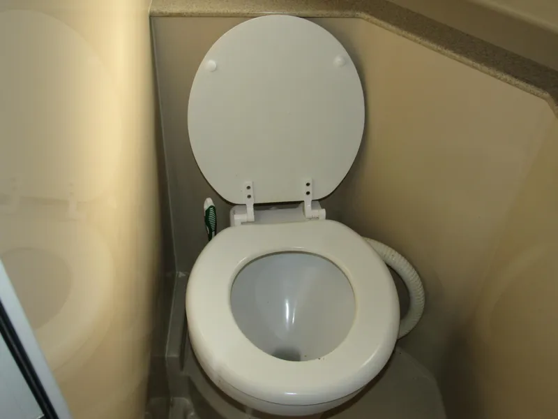 Slide: The Image of Cruisers Yachts 2870 Express 2003 - 64